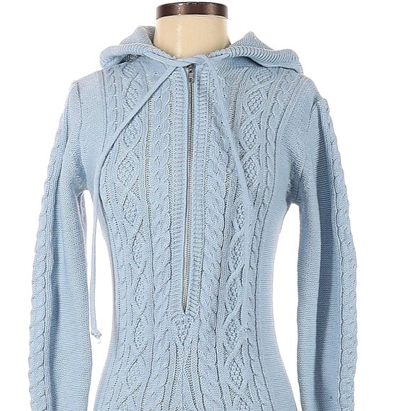💥GORGEOUS!💥Olivia Mark Blue Cable Knit Hooded Romper - Picture 6 of 7